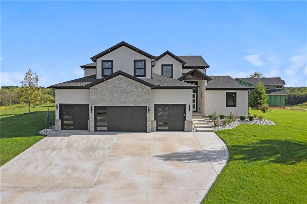 Neighboring estate at Connor Creek South — photo 3