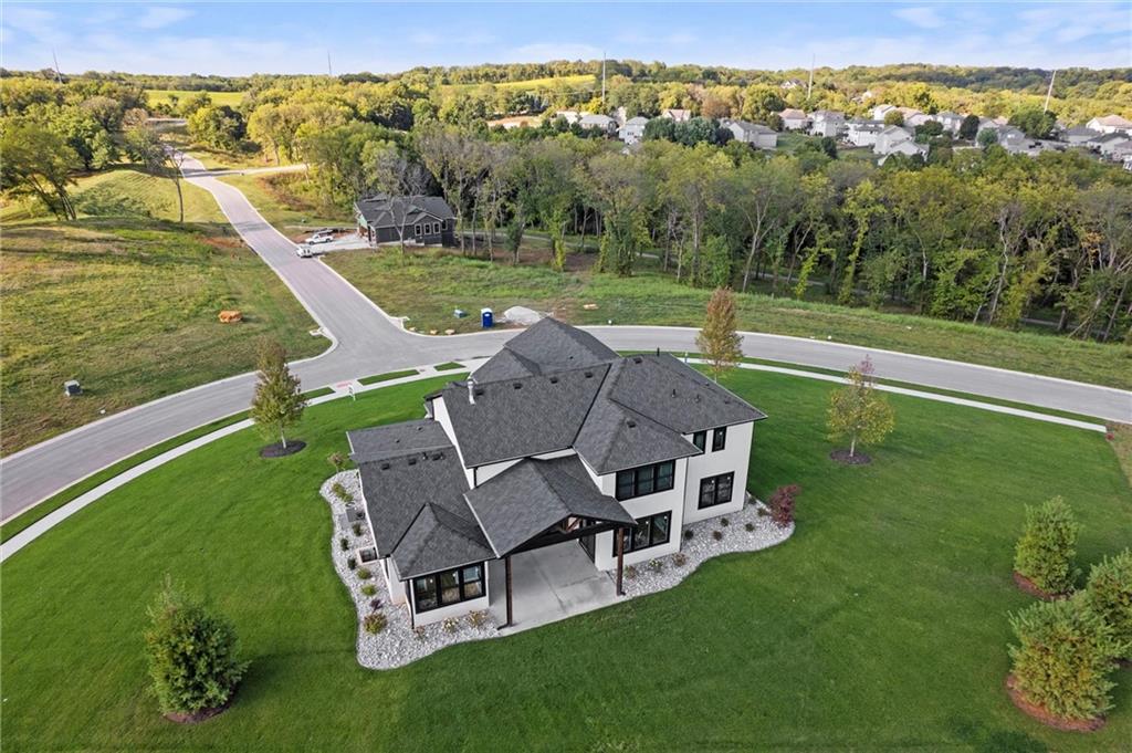 Neighboring estate at Connor Creek South — photo 10