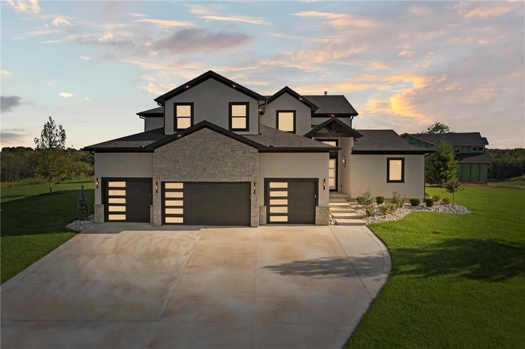 Neighboring estate at Connor Creek South — photo 4