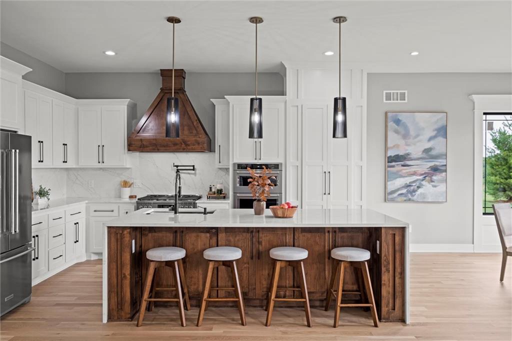 Neighboring estate interior at Connor Creek South — photo 5