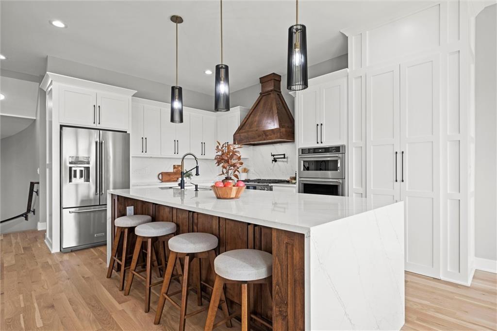 Neighboring estate interior at Connor Creek South — photo 7