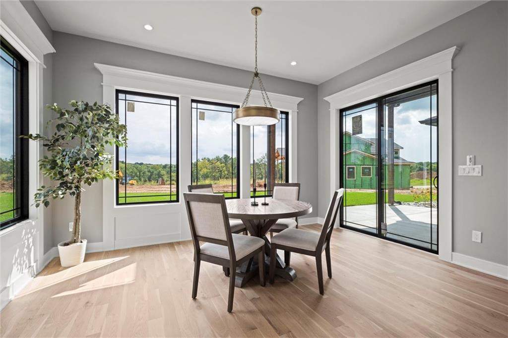 Neighboring estate interior at Connor Creek South — photo 9